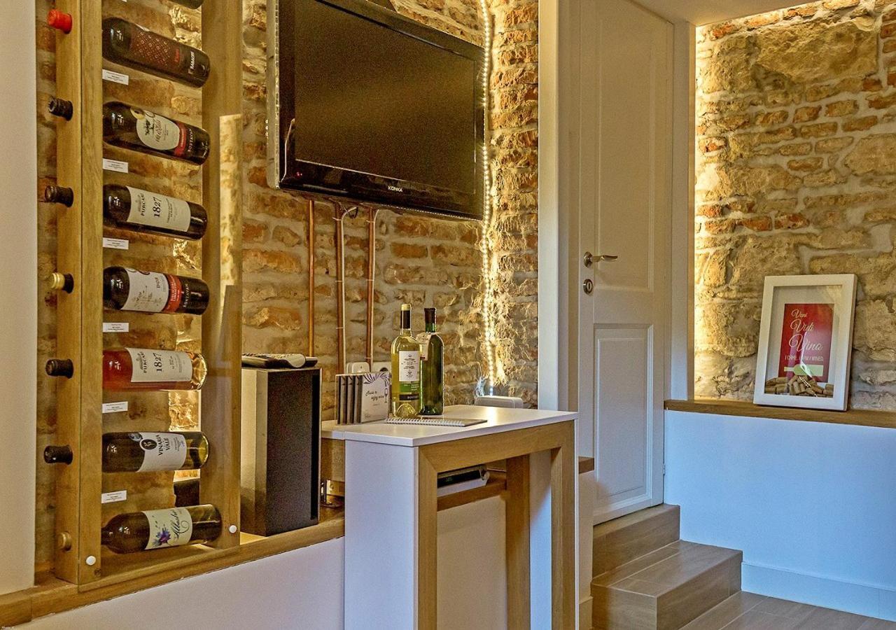 Vinodorum Apartments คลูจ-นาโปกา ภายนอก รูปภาพ
