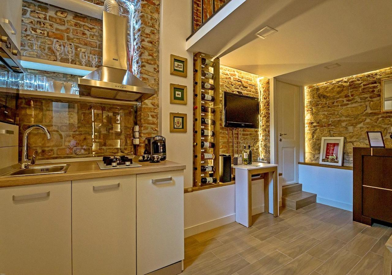Vinodorum Apartments คลูจ-นาโปกา ภายนอก รูปภาพ