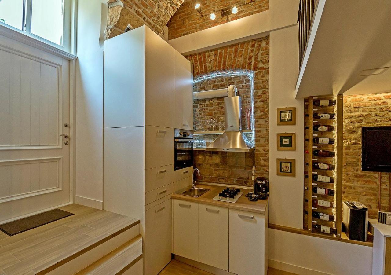 Vinodorum Apartments คลูจ-นาโปกา ภายนอก รูปภาพ